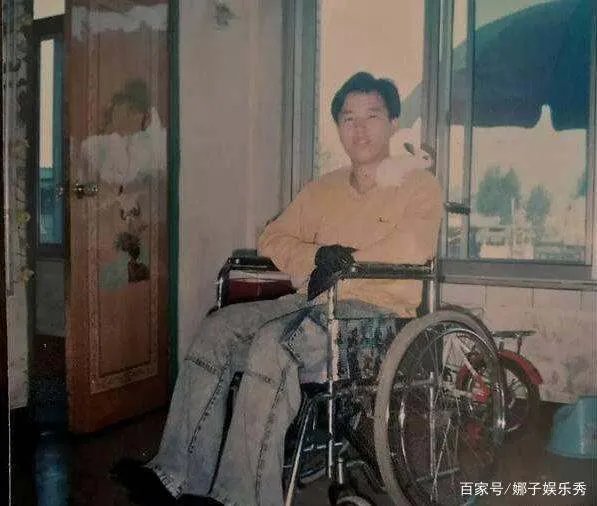 24年前一小伙捡到串钥匙链,因此失去了双腿和左臂,后来怎样了?