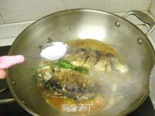 红烧鲫鱼