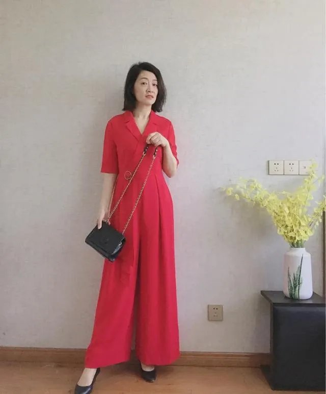 大家能否推荐下适合职场女性的服装品牌?穿上走路带风那种?