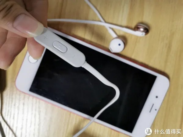 使用评测 篇一:JBL T205BT半入耳式耳机,适合杂食向的烧友