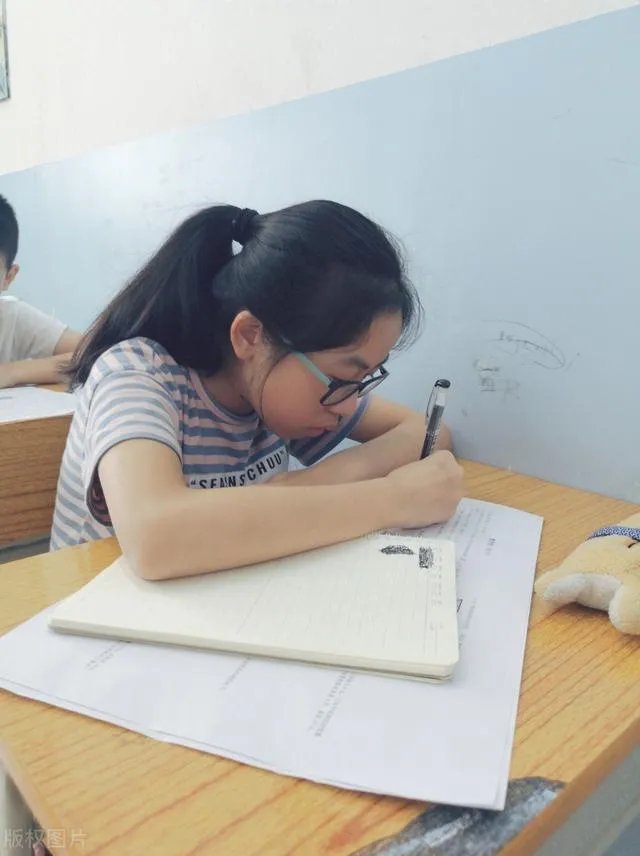 小学读的不是对口学校初中可以择校吗?