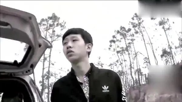 变形计王境泽哪一集啊?就是说不吃饭就死的那个人但还是吃了