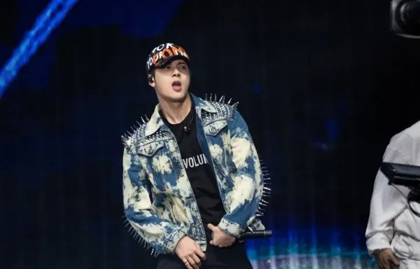 王嘉尔正式成为世界级舞团Kinjaz的成员，对他来说意味着什么？