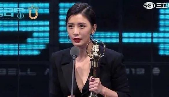 《我们与恶的距离》横扫奖金钟六大奖项!贾静雯首获视后殊荣