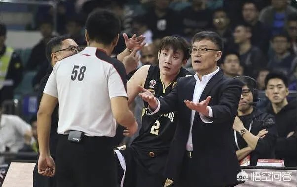 李春江表示,我跟队员说不要有伤人动作。你怎么看?