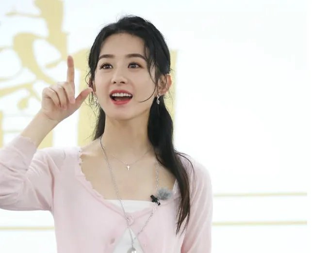 赵丽颖李现为张含韵打call,她们三人的关系如何?