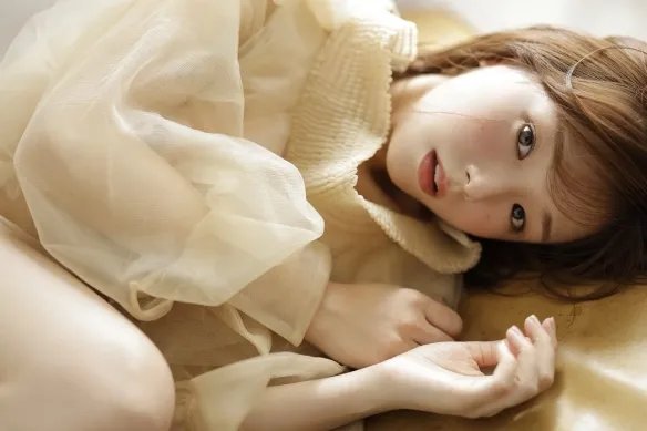 性感倍增!日本头灯女星篠崎爱重返美图:体香四溢!