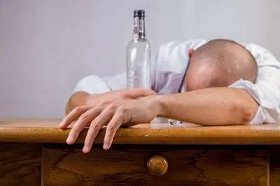 热牛奶可以解酒吗 酒有哪些不同的类型