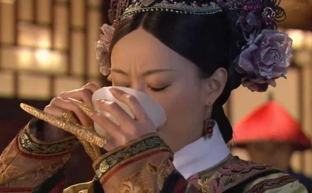 乾隆帝皇子众多,晚年为什么没有出现皇子夺嫡的情况?