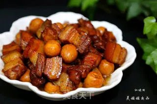 鹌鹑蛋红烧肉