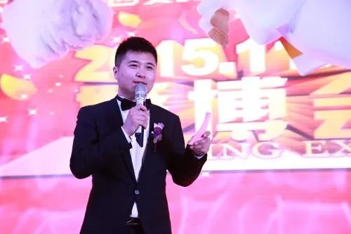 婚礼主持人收入怎么样 如何做好一个婚礼主持人