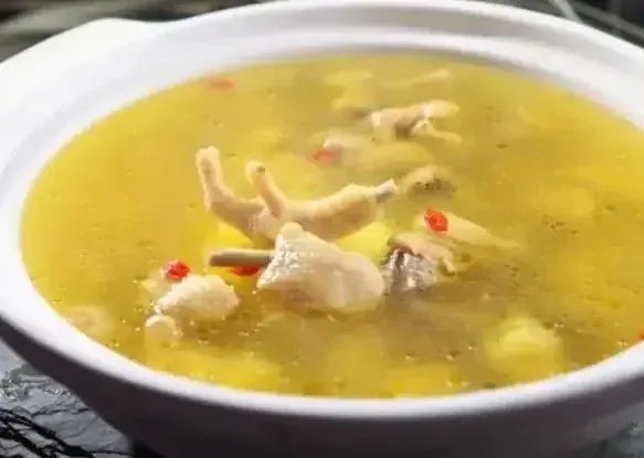 浙江一月子中心因在鸡汤里加党参被罚3万,“药食同源”你了解多少?