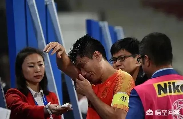 冯潇霆因亚洲杯失误被恒大下放预备队,对此你怎么看?