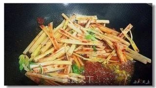 芹菜炒牛肉