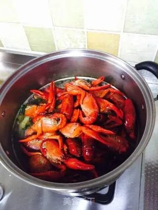 十三香辣龙虾