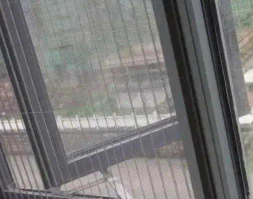 窗户和窗框有缝隙漏风怎么办
