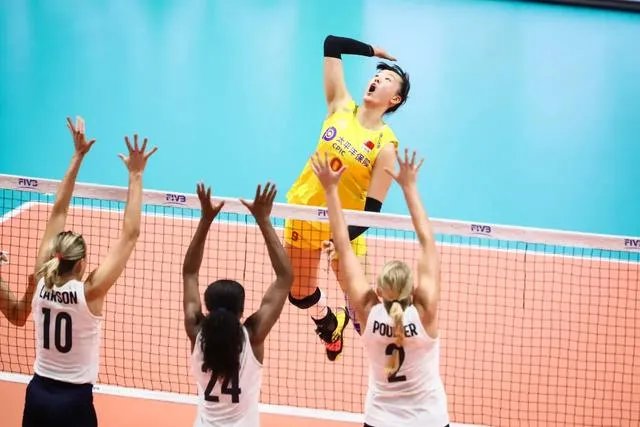 今晚女排3:0战胜俄罗斯,朱婷和李盈盈谁发挥的更好?