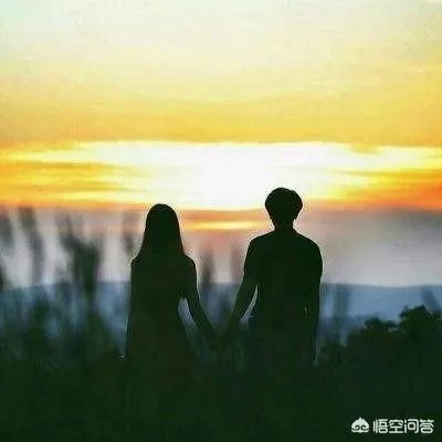 有没有这个图片的情侣头像呀?