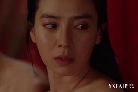 电影《霜花店》宋智孝露点宽衣解带与赵寅成演床戏
