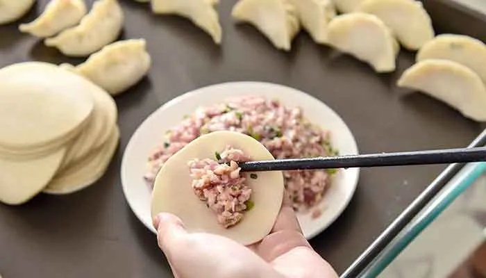 饺子馅怎么调才好吃 调制好吃的饺子馅的方法