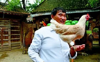大衣哥朱之文是怎样出名的？出名后为何一直没离开村子？