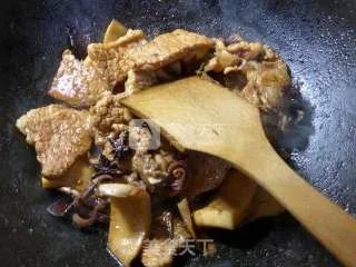 墨鱼鲞烧大排