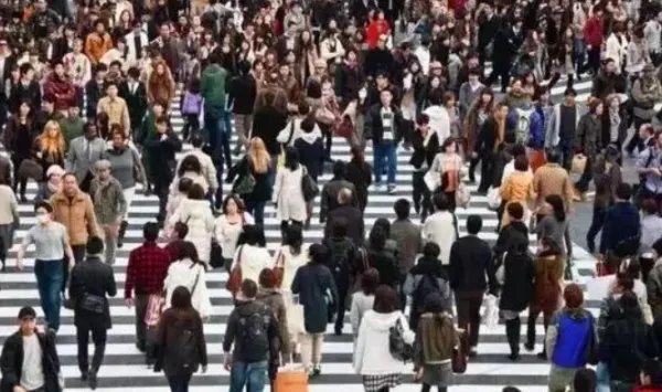 40年来男性人口首次下降，你如何看待这一现象？