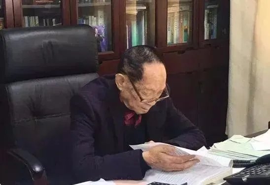 为什么袁隆平的生日蛋糕是水稻?