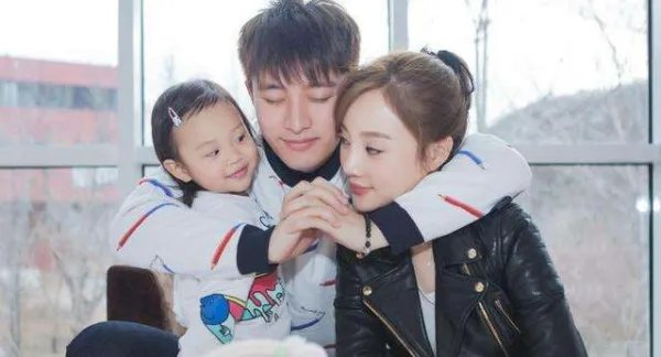贾乃亮李小璐真的离婚了吗?
