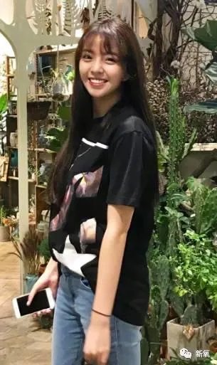 王中磊闺女晒长腿照,娱乐圈大佬们的千金都长什么样?
