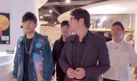 周游记中请了这么多明星,周杰伦的人缘为何这么好?