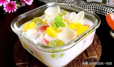 最近很烦恼,开了一家水果捞的饮品店,生意不怎么样一天就四五单。吃饭钱都不够,各位网友有什么好办法吗?