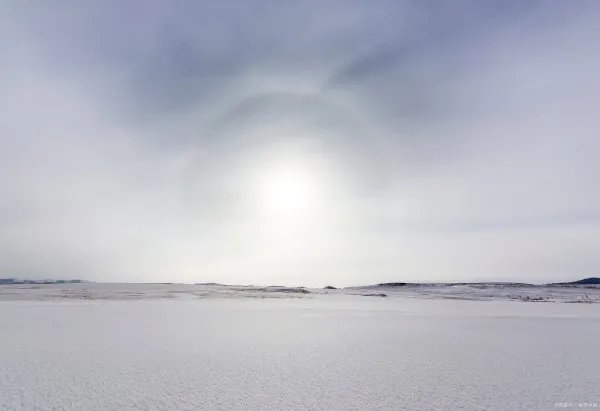“套圈太阳”刷爆重庆人朋友圈,日晕现象是如何形成的?