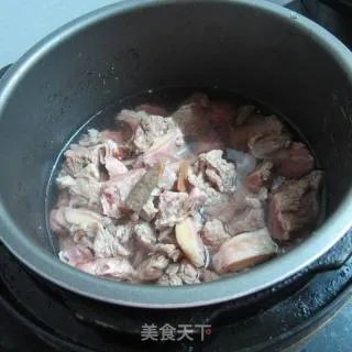 牛腩炖萝卜