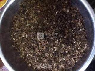 盐菜腊肉包子