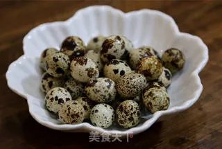 鹌鹑蛋红烧肉