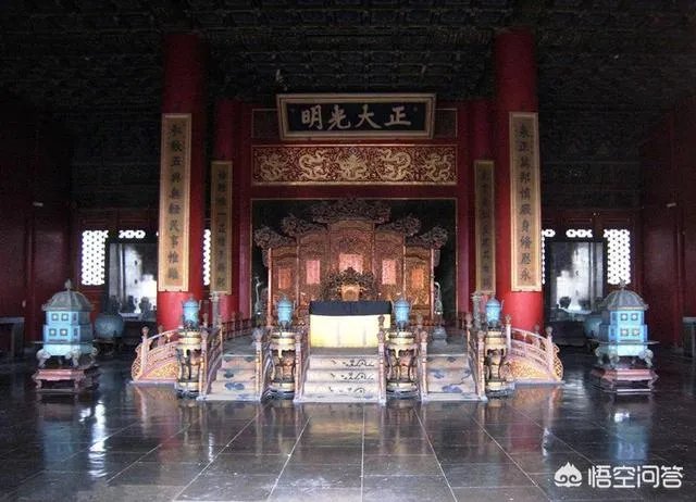 乾隆帝皇子众多,晚年为什么没有出现皇子夺嫡的情况?
