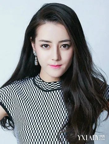 揭秘迪丽热巴身高多少苗条身材星路顺利