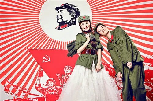 军旅婚纱照要怎么拍好看 军装创意婚纱照欣赏